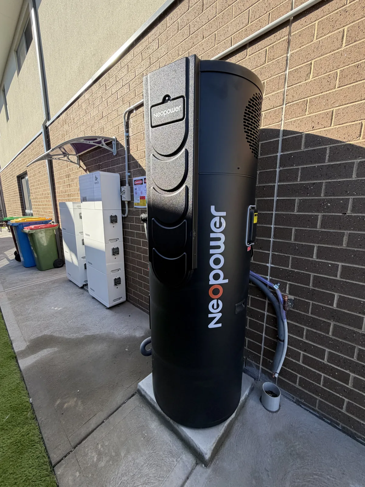 Heat pump and AlphaESS battery installed at the same property